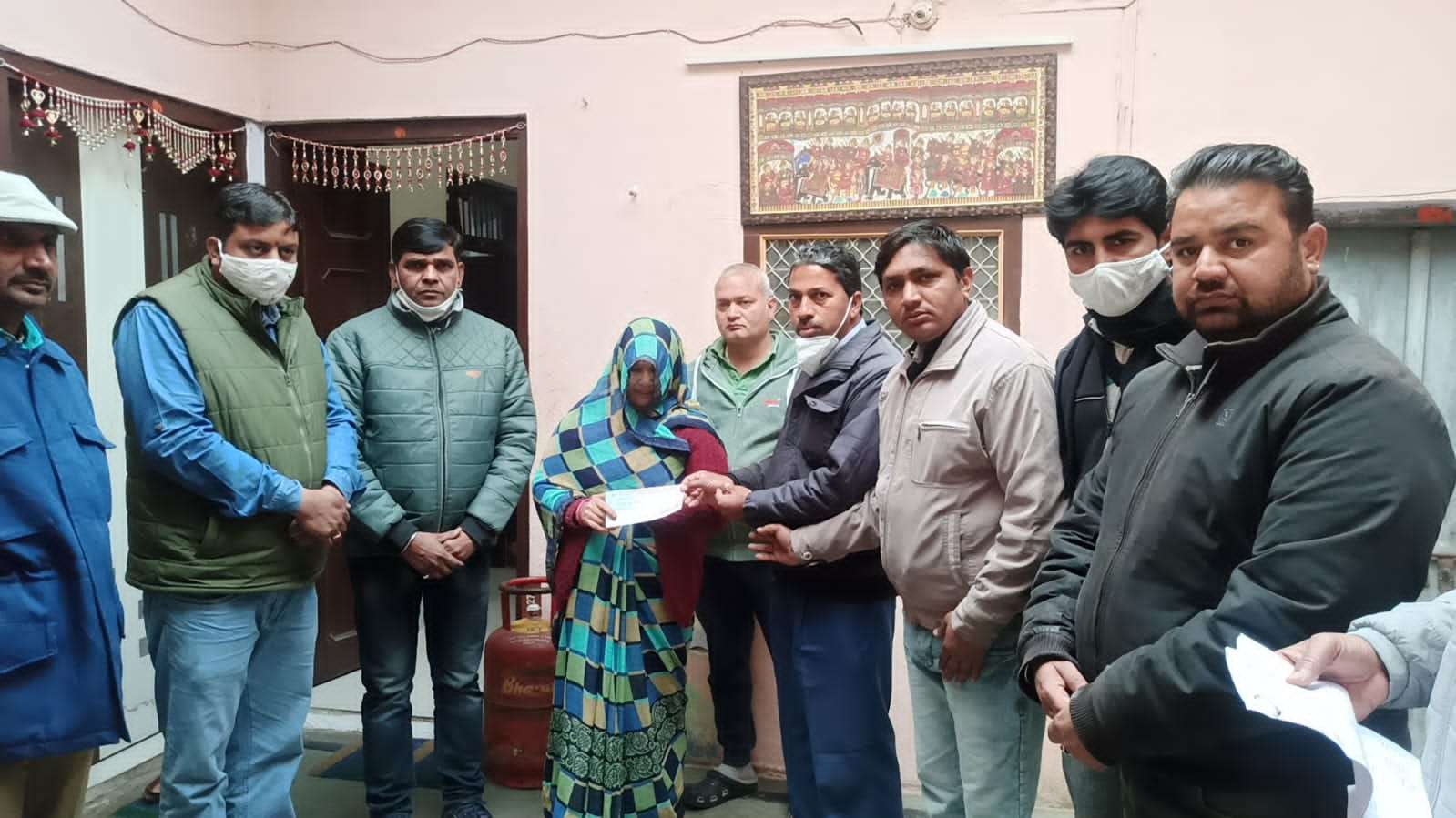 अभिभाषक संस्था शाहपुरा ने एडवोकेट व्यास के निधन पर सौंपी सहायता राशि