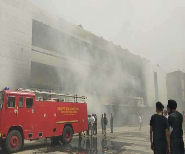   अस्पताल में लगी भयंकर आग, 600 मरीजों को निकालने के लिए तोड़ी खिड़कियां
