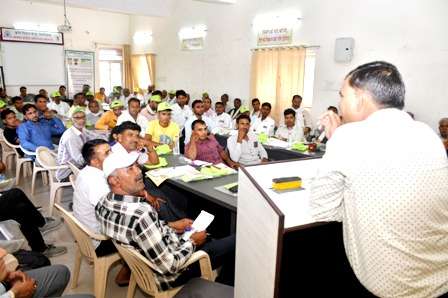 राष्ट्रीय बीज निगम  चित्तौड़गढ़   द्वारा एक दिवसीय आहार एवं चारा विकास पर प्रशिक्षण कार्यक्रम का आयोजन   