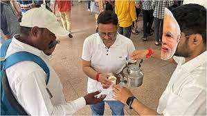 किसी ने फ्री में पिलाई चाय तो कहीं कपड़ों पर मिली 50% तक छूट, गुजरात में ऐसे मनाया गया पीएम का जन्मदिन