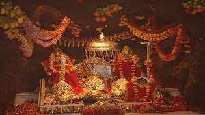 नवरात्रि में देवी दुर्गा का आशीर्वाद प्राप्त करने के लिए इन मंदिरों में करें दर्शन